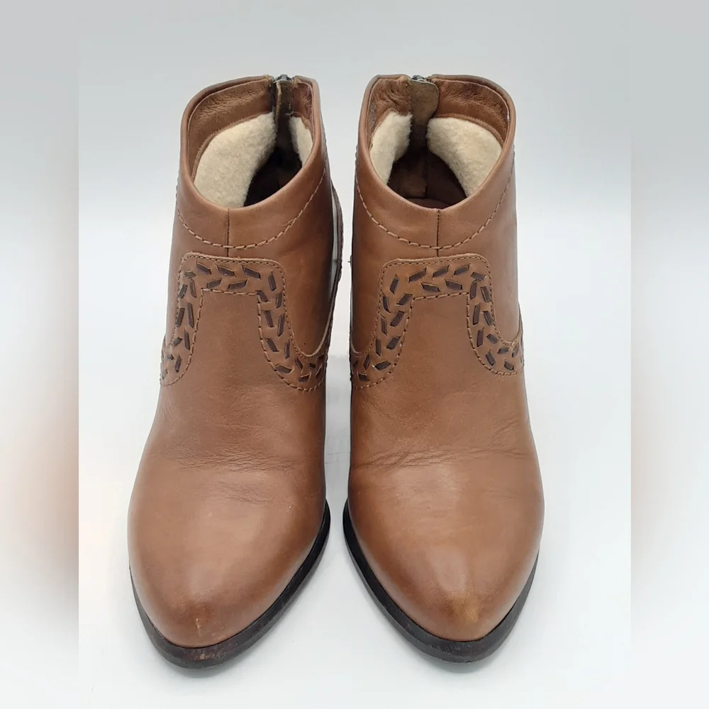 UGG Charlotte Brown Leather Ankle Boot.